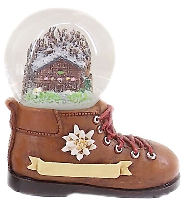 1309.3 Schneekugel auf Wanderschuh 