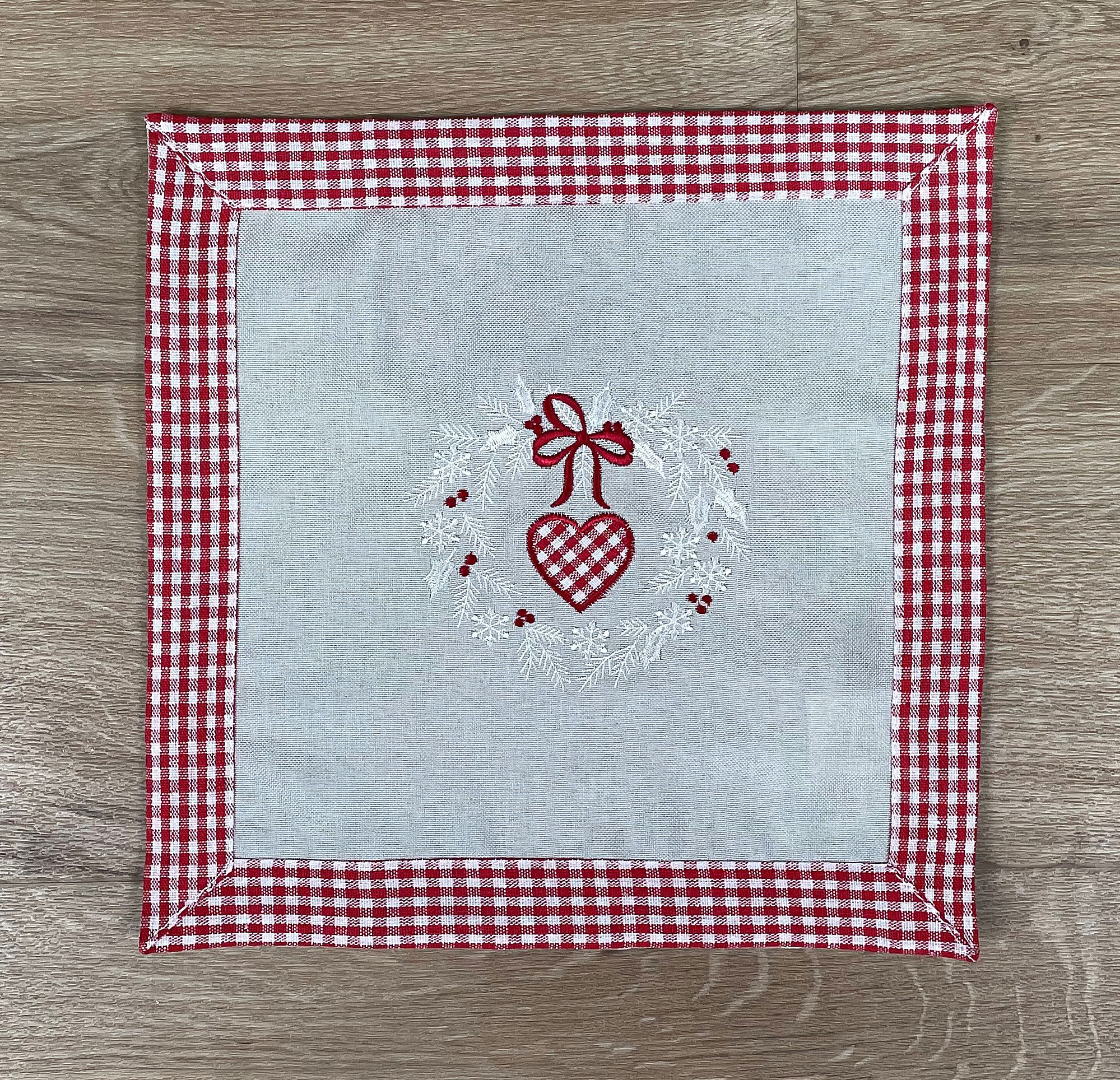 357 Tischdeckchen Herzilein